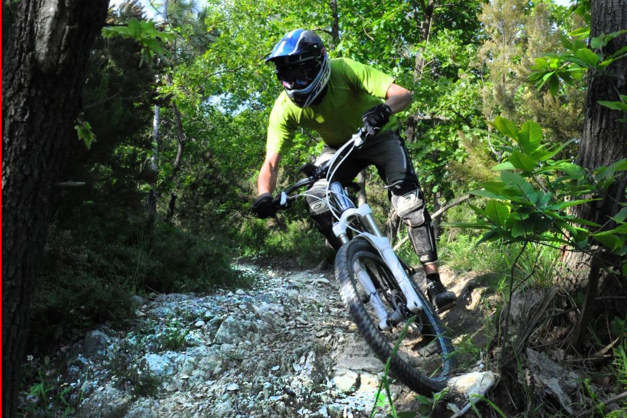 Residence Finale Bike And Beach ฟีนาเลลีกูเร ภายนอก รูปภาพ